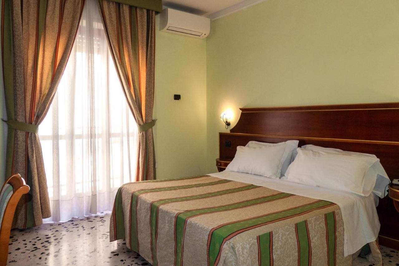 Hotel Astoria Fermo Exterior foto