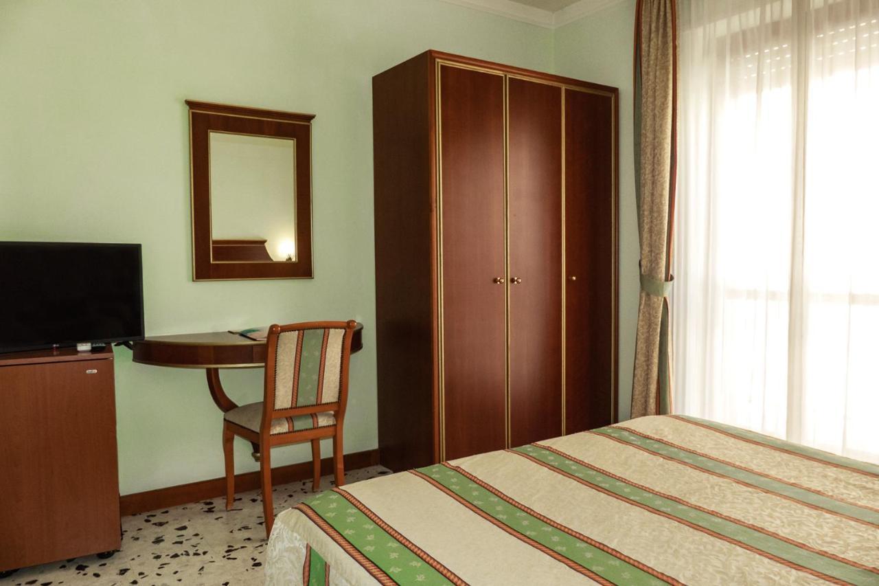 Hotel Astoria Fermo Exterior foto